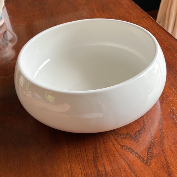 Serving bowl! Porcelain 🤍 - Picture 4 of 8